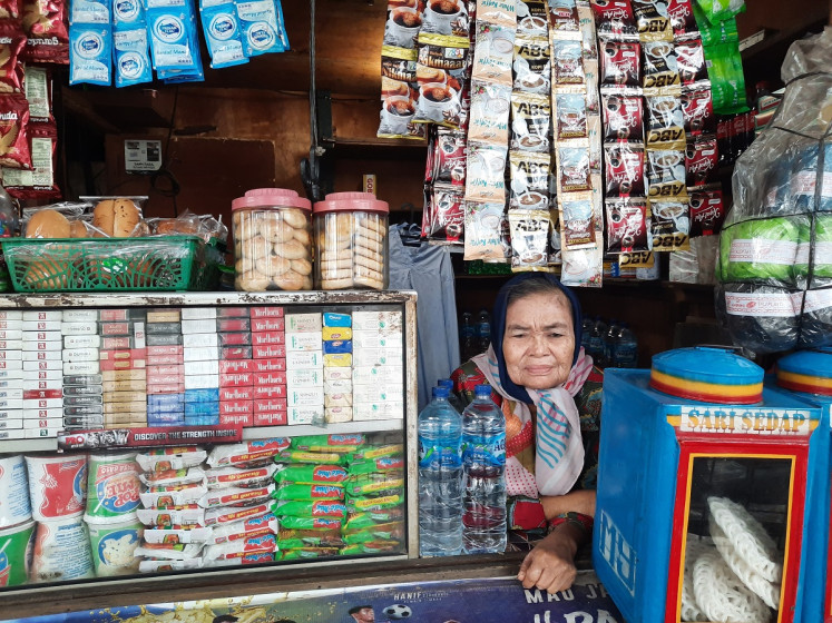 Tech giants race to digitize &lsquo;warung&rsquo;