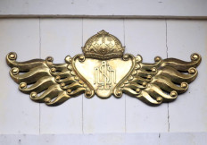 The emblem of Pakualaman principality decorates the mosque’s archway. JP/Boy T Harjanto
