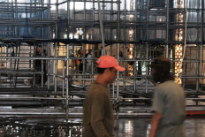 The renovation was expected to be completed before Ramadan in April 2020. However, the project went beyond the deadline due to the pandemic. JP/Sutrisno Jambul