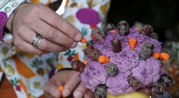 The man who 'creates a COVID' every day of lockdown