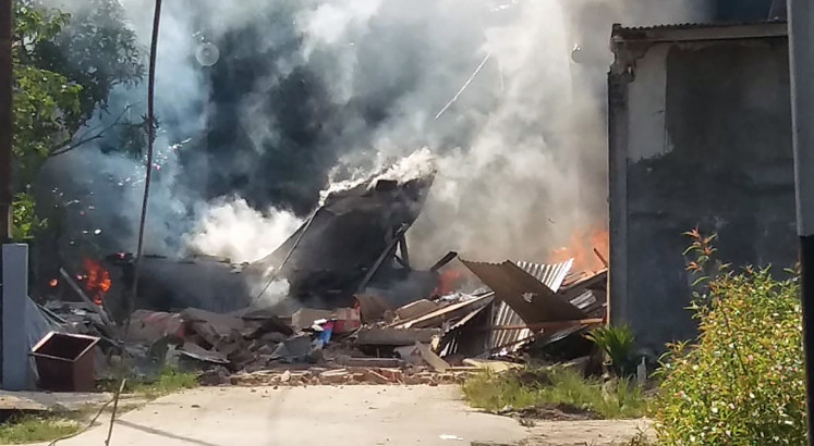 Indonesian Air Force jet fighter crashes in residential area of Riau