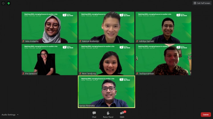 (Clockwise, from upper left) The Jakarta Post journalist Vela Andapita, Kopi Kenangan senior vice president and head of founder's office Rahmat Budiardjo, TMP Accounting managing director Adhitya Satriadi, The Jakarta Post deputy editor in chief Taufiqurrahman, Gojek head of merchant platform business Novi Tandjung, Cotton Ink founder and marketing director Ria Sarwono and The Jakarta Post journalist Apriza Pinandita pose during the Post's webinar Jakpost Up Close, 
