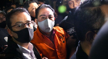 Indonesia brings graft fugitive Djoko Tjandra back from Malaysia