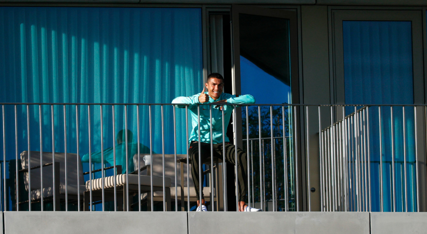 Soccer superstar Cristiano Ronaldo tests positive for COVID-19