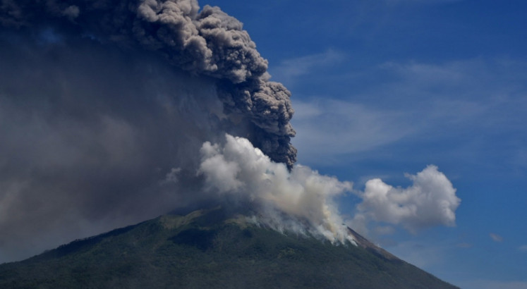 Thousands evacuate after Ili Lewotolok eruption
